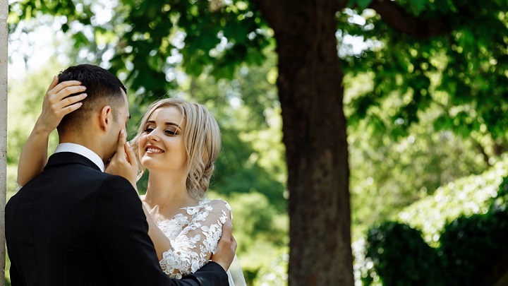 pareja-en-boda