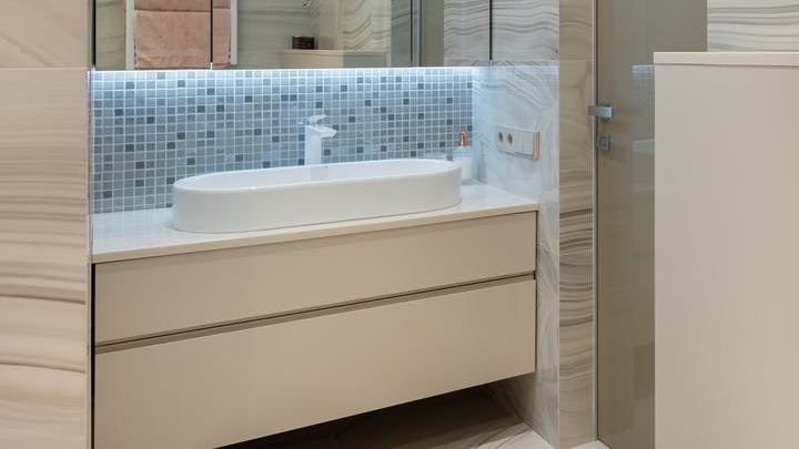 Ideas de decoración para decorar baños con ducha 2 mueble-de-bano-con-cajones-sin-tiradores