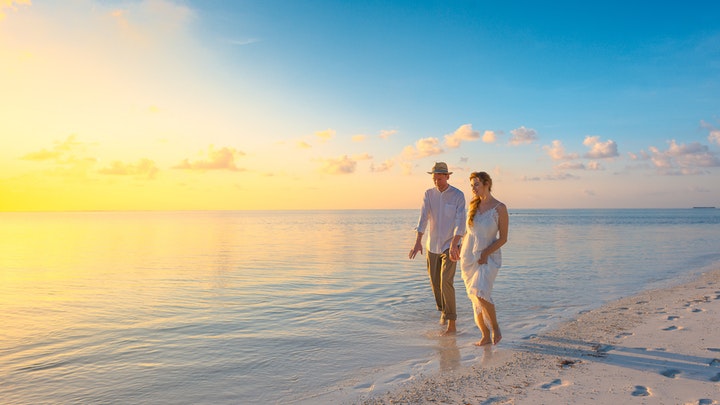 Cinco tipos de relaciones de pareja 2 pareja-en-la-playa