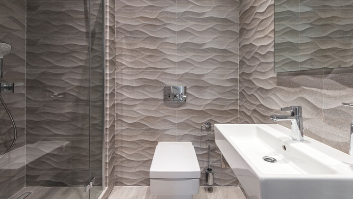 Tendencias para decorar un baño lujoso 3 azulejos-de-bano-con-relieve