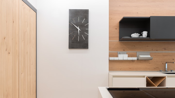 Ideas sencillas para actualizar la decoración de la cocina 5 reloj-de-pared-moderno