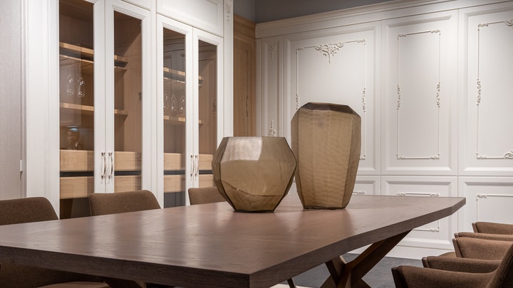 Consejos de decoración para tener un comedor acogedor 4 vitrina-decorativa-para-comedor