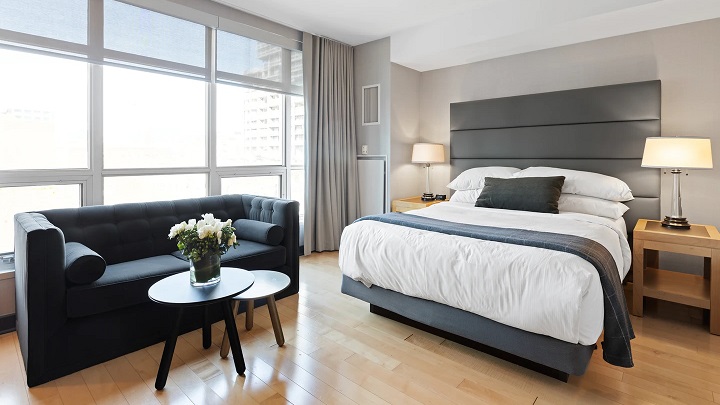 Consejos para decorar una Recamara grande y luminosa 2 zona-de-estar-en-dormitorio