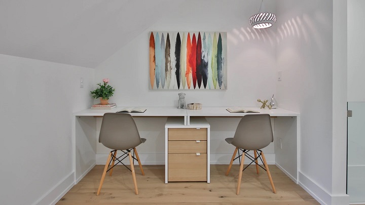 Consejos para cuidar los detalles en la decoración del hogar 3 oficina-con-dos-escritorios