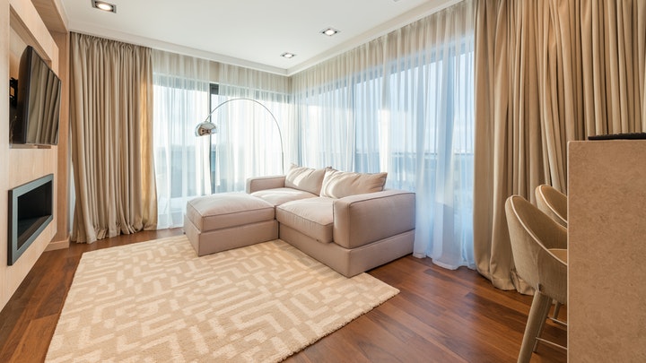 Ideas para combinar alfombra y sofá 1 alfombra-y-sofa-en-tonos-claros