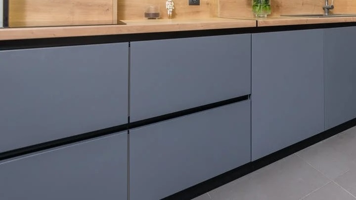 Ventajas de las cocinas sin muebles altos 5 cocina-con-muebles-altos-y-bajos
