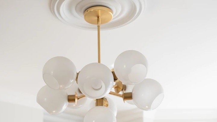 Consejos para dar vida y color a la decoración 4 lampara-en-el-techo