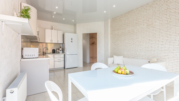 Ideas para decorar la cocina en verano 3 fruta-sobre-la-mesa-de-la-cocina