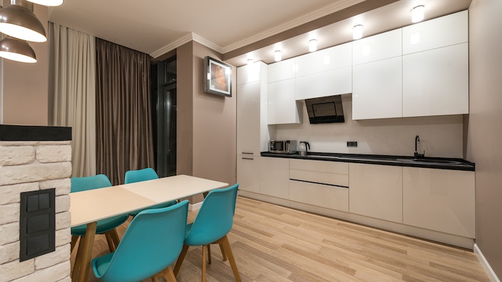 Selección de diseños de sillas de cocina de color azul 7 sillas-de-cocina-con-un-diseno-muy-sencillo