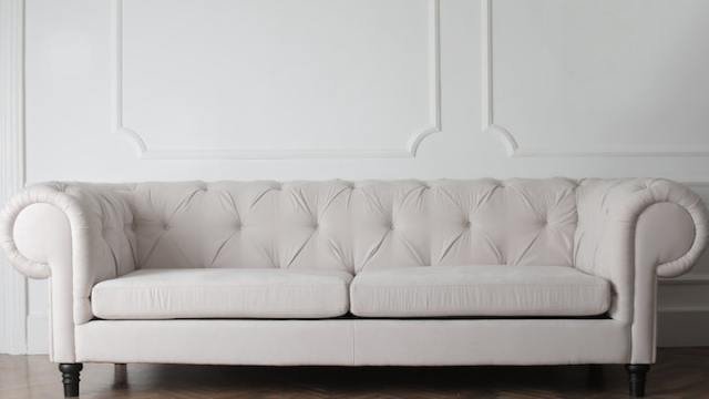 elegante-sofa-de-color-beige