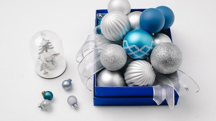 Motivos para integrar el color azul en la decoración navideña