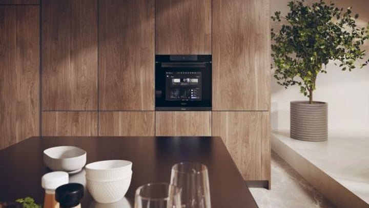 Así es el horno con inteligencia artificial y cámara interior para controlar el cocinado