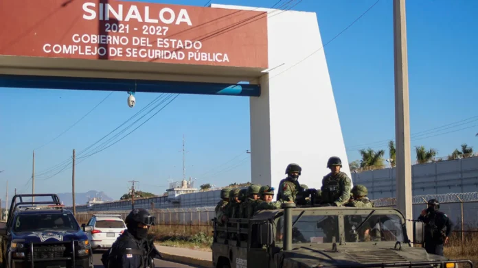 Tropas de las Fuerzas Especiales y de la Guardia Nacional patrullan las calles de Sinaloa