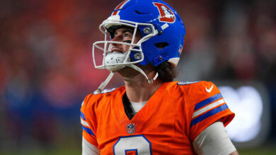 El mariscal de campo de los Denver Broncos, Jarrett Stidham,