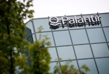 Palantir gana terreno en América Latina mientras gobiernos buscan inteligencia artificial para seguridad, control migratorio, aduanas y vigilancia estratégica.