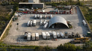 ¿Qué fue lo encontrado en Cadereyta? Las autoridades encontraron 671 mil litros de posible hidrocarburo, 400 mil litros de liquido color negro y amarillo.