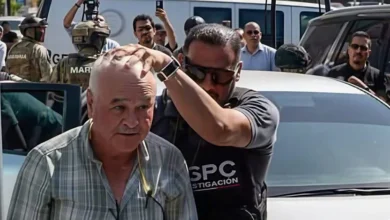 FGR detiene a Ernesto Ruffo por presunto contrabando de combustible; investigan red de "huachicol fiscal" 1 El exgobernador Ernesto Ruffo Appel es detenido por presunto contrabando de petróleo